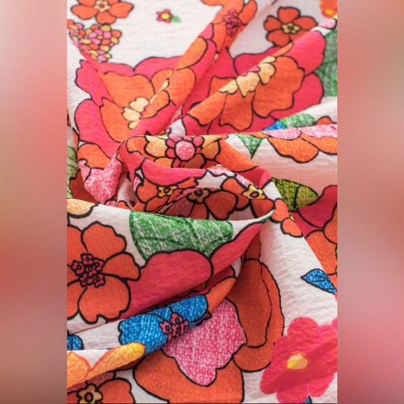 Floral Split Neck Top - Picture 5 of 7